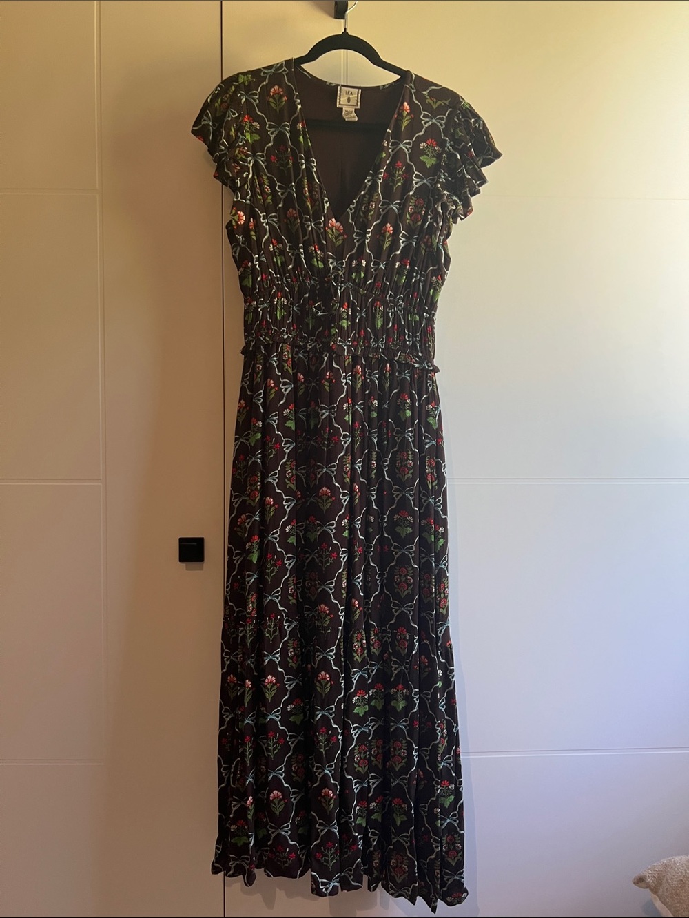 Léa - Floral Dark Brown Maxi Dress with Ruffle Sleeve